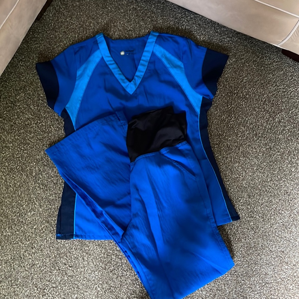Women’s scrubs